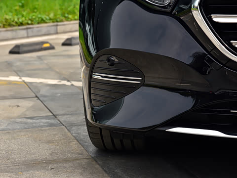 2026�� �Ŀ� E 300 L ������