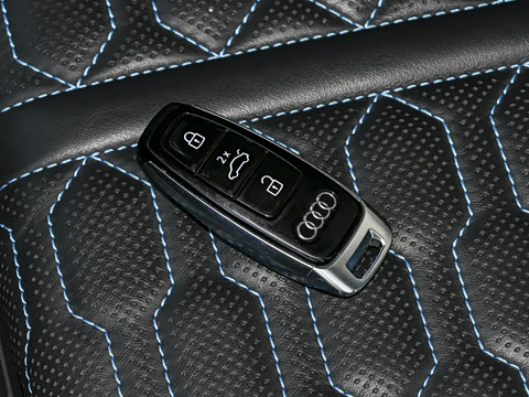 2025��  RS 6 4.0T Avant performance