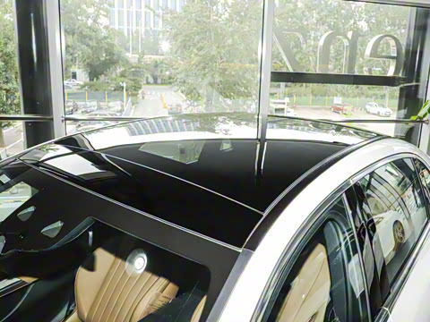 2024�� E 350 e L ���ʽ��϶����γ�