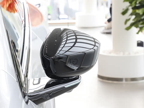 2026�� ���� 702 Max �콢��