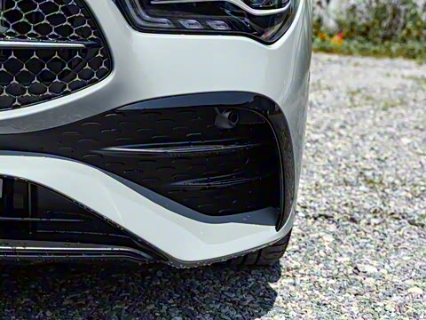 2025�� CLA 260 4MATIC ��ذ�