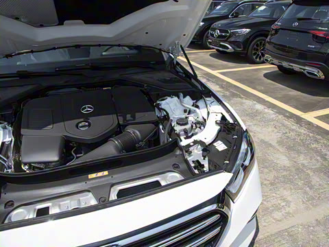 2025�� �Ŀ� E 260 L