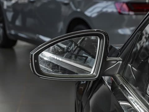 2025�� �Ŀ� 200TSI DSG����PRO��