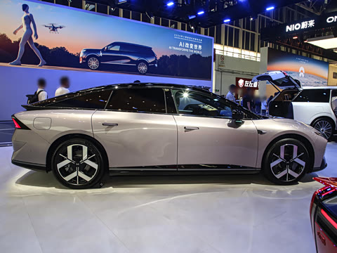 2026�� ���� 725 Max �콢��