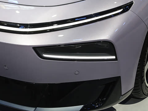 2026�� ���� 725 Max �콢��
