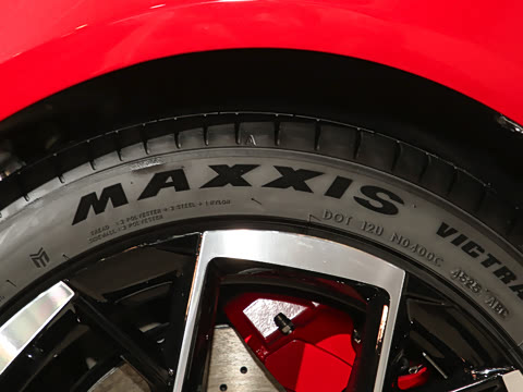 2025�� 750 ���� Max