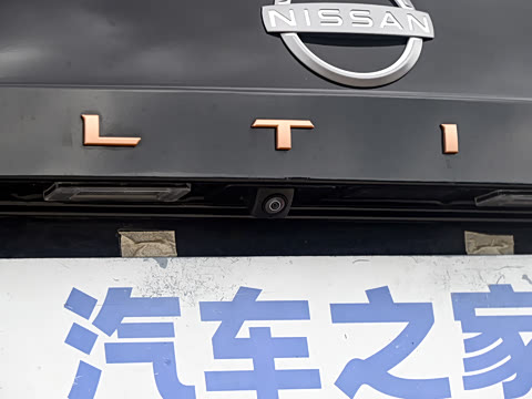 2025�� 2.0L SV �ڽ��