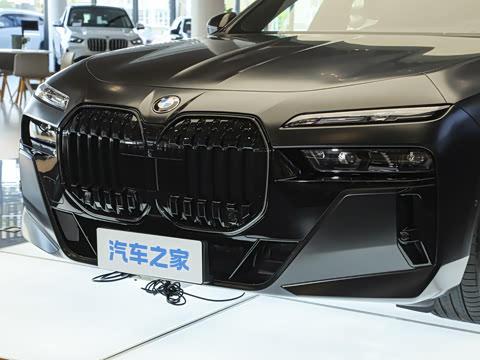 2026�� 740Li ��Ӱ��ذ� M���ܰ��˶���װ