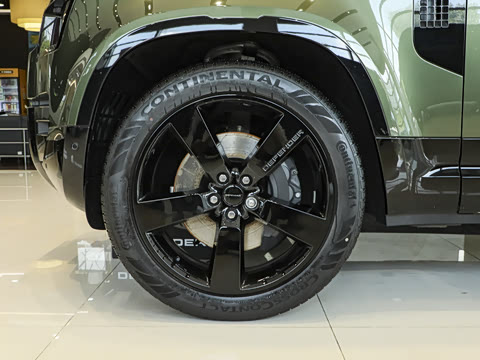 2026�� 110 3.0T X-Dynamic SE