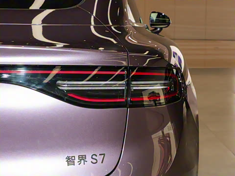 2025�� 705km Pro