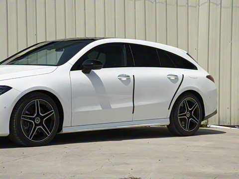 2025�� CLA 260 4MATIC ���ܳ�