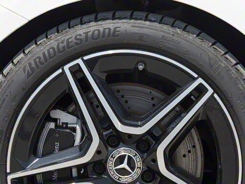 2025�� CLA 260 4MATIC ���ܳ�