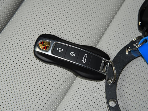 2026�� Carrera 3.0T