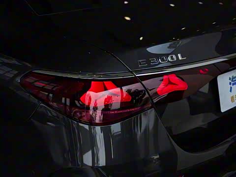 2025�� �Ŀ� E 300 L ʱ���˶���