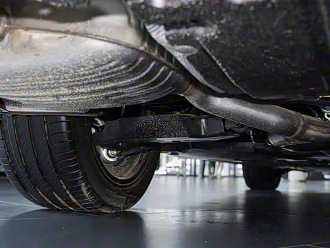 2025�� �Ŀ� E 300 L ʱ���˶���