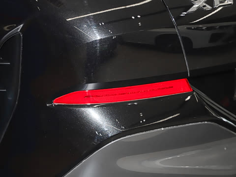 2026�� xDrive40i M�˶���װ