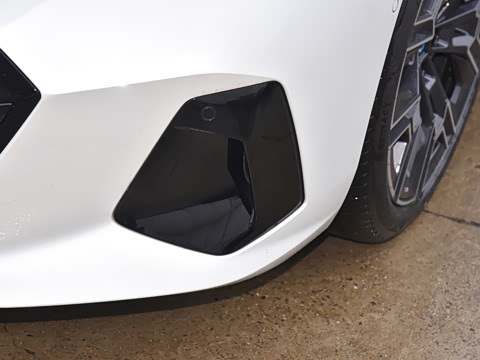 2026�� �Ŀ� 530Li ������ M�˶���װ