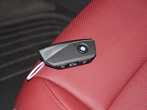 2026�� �Ŀ� eDrive 40L M�˶���װ