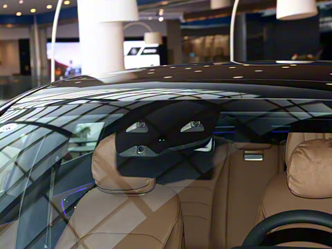 2026�� E 300 L ʱ���˶���