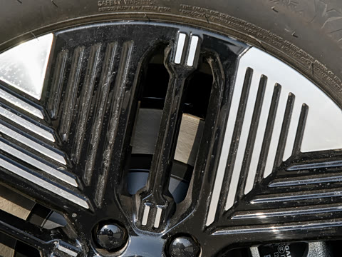 2026�� 215Max���̰�