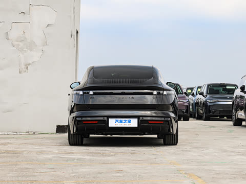 2025�� 240����Ultra�˶���