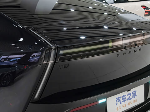 2025�� 820 Max