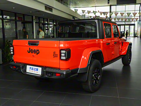 2023�� 3.6L Overland