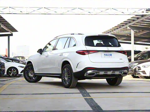 2026�� GLC 300 L 4MATIC ������ 5��