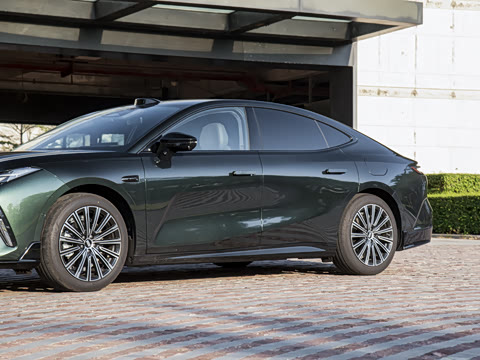 2026�� 225km EM-P Զ�����ǺӰ�+ҫҹ��װ