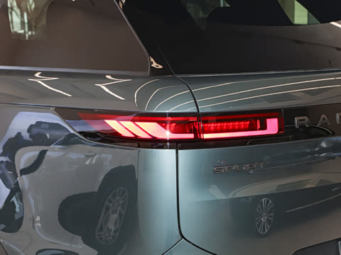 2025�� 400PS Dynamic SE