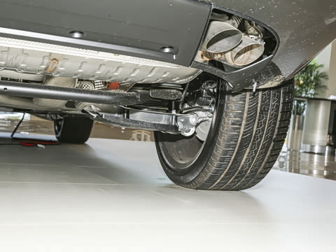 2024�� 4.4 V8 SV���ٴ����ӳ��� 4��