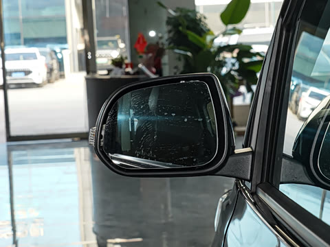 2027�� 2.0L ������ 7��