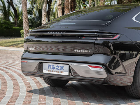 2026�� 225km EM-i Զ�����ǺӰ�