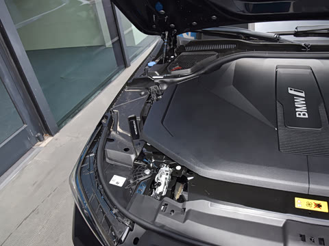 2026�� �Ŀ� eDrive 35L M�˶���װ