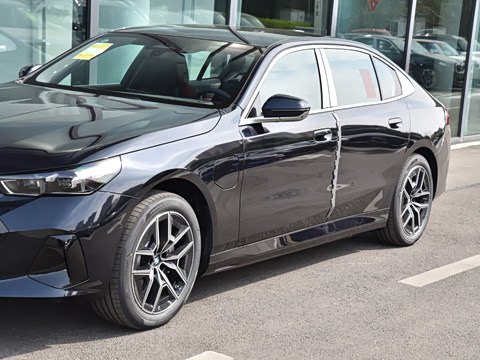 2026�� �Ŀ� eDrive 35L M�˶���װ