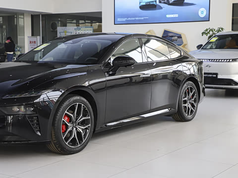 2025�� ���� 650MaxѲ����