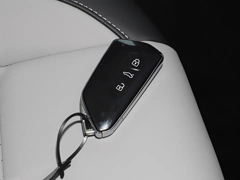 2026�� ̽��L 330TSI ������Ӣ