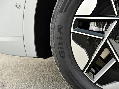 2025�� �Ŀ� ����Max