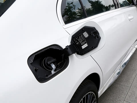 2026�� �Ŀ� C 260 L �˶������