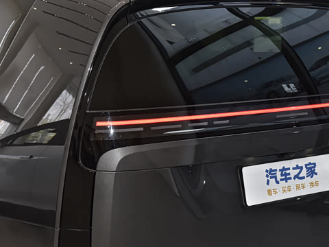 2025�� Ultra ���ܻ��°�