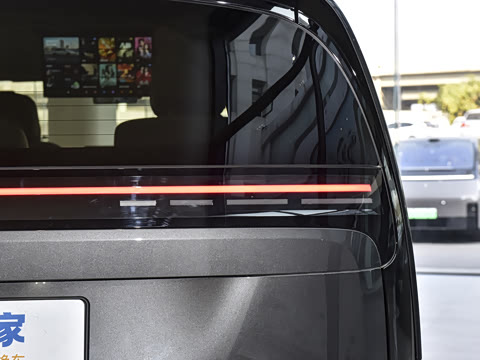 2025�� Ultra ���ܻ��°�