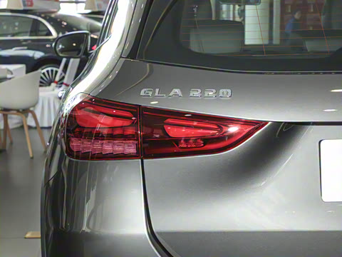 2025�� �Ŀ� GLA 220