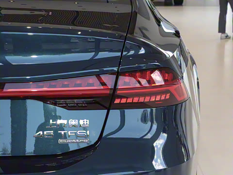 2025�� 45 TFSI quattro ������