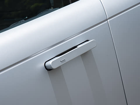 2026�� 4.4 V8 SV����� ����