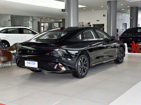 2025�� 2.0T ������