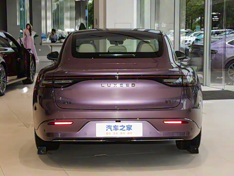 2025�� 703km Ultra�˶���