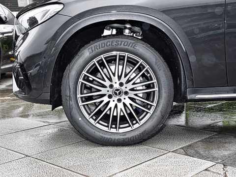 2026�� GLC 300 L 4MATIC ������ 5��