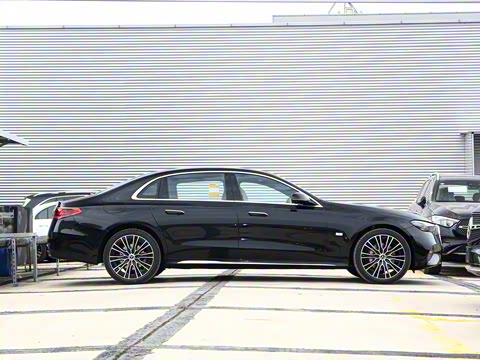 2026�� E 300 L �����