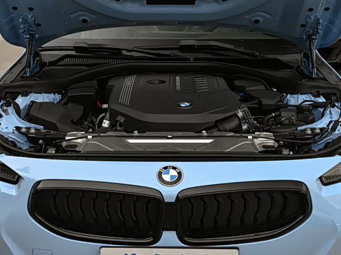 2026�� M240i xDrive