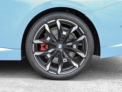 2026�� M240i xDrive
